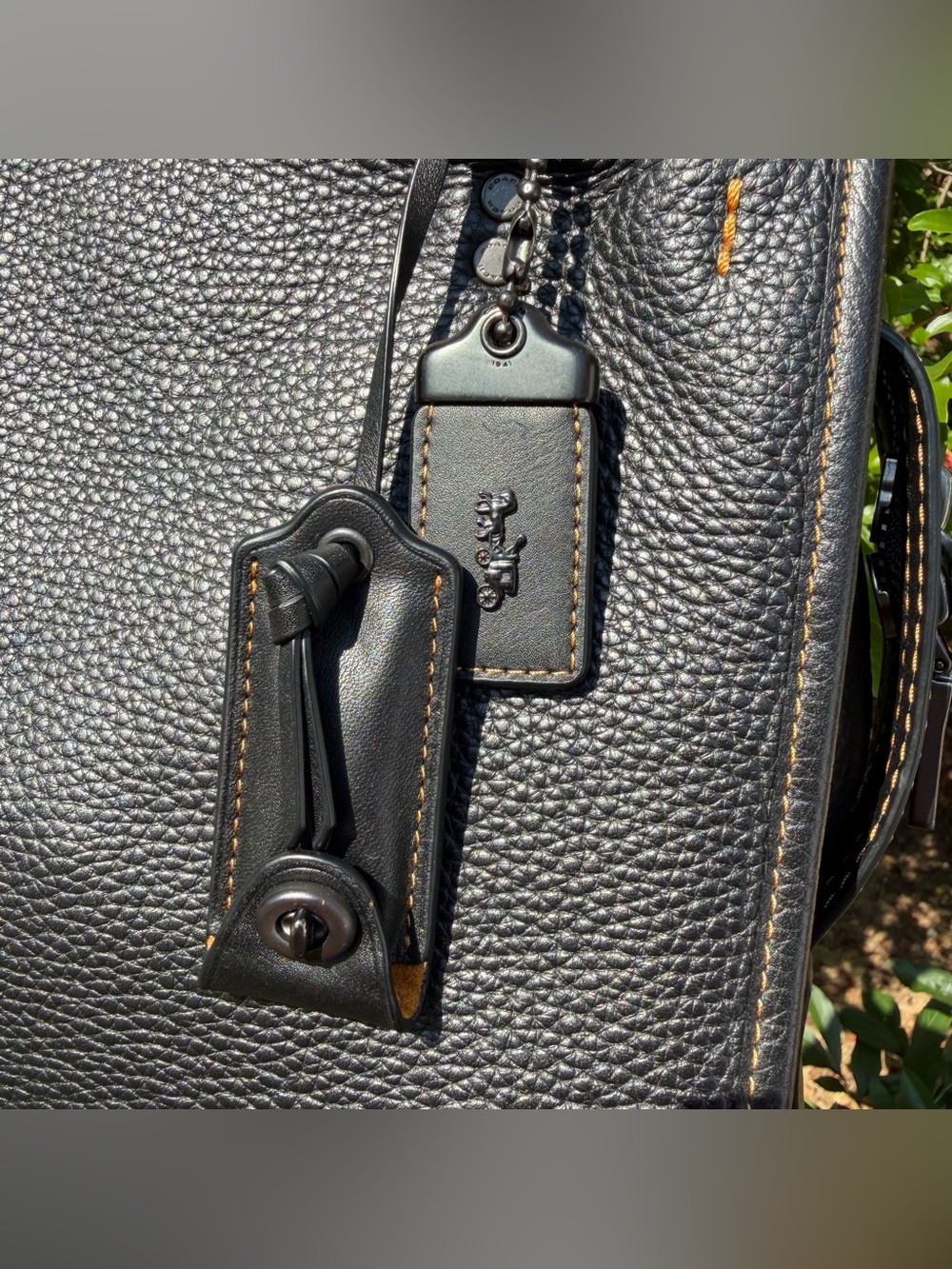 EUC Coach 1941 Black Leather Rogue Bag 25 54536 - Picture 3 of 12